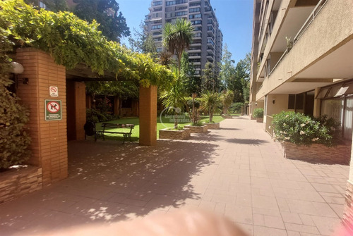 Departamento En Venta De 2 Dorm. En Las Condes