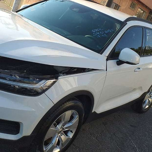 Imagem 3 de 11 de Volvo Xc40 Suv