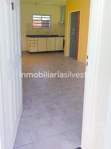 Imagen 2 de 17 de 134 E/ 70 Y 71 La Plata - Dúplex En Venta