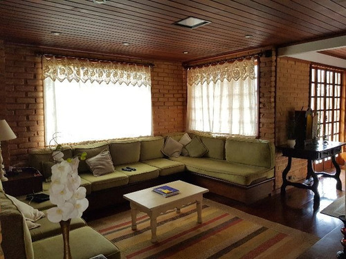 Casa De Condomínio À Venda Na Rua D, Braunes, Nova Friburgo - Rj - Liv-7661