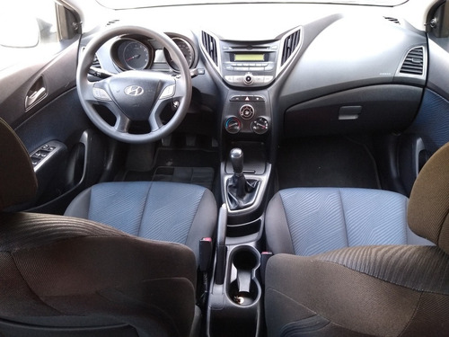 Imagem 6 de 15 de Hyundai Hb20 2013 1.6 Comfort Flex 5p