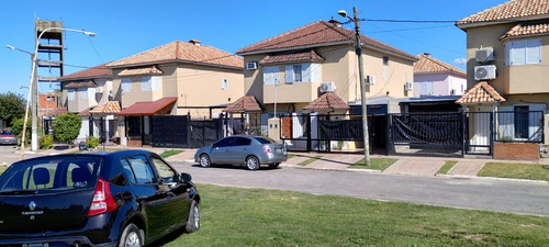 Casa En Venta - 3 Dormitorios 1 Baño - Cochera - 90mts2 - La Matanza