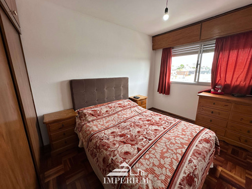 Apartamento De 2 Dormitorios En 3er Piso Por Escalera Ideal Para Invertir O Vivir, A Precio Especial Por Marzo