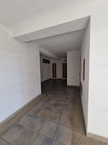 Imagen 2 de 14 de Se Vende Apartamento En Res Papiros Mañongo Foa-2007 Jean