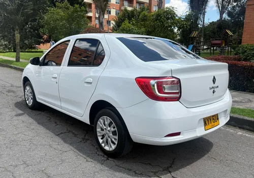 Renault Logan Life + Plus MT