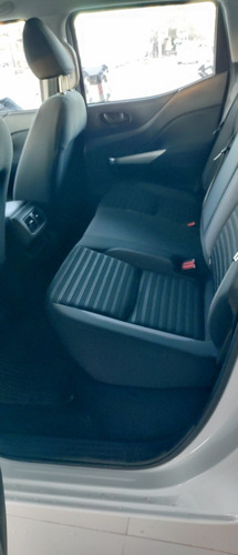 Imagen 6 de 10 de Nissan Frontier 2022 2.3t S 4x4 Mt L22