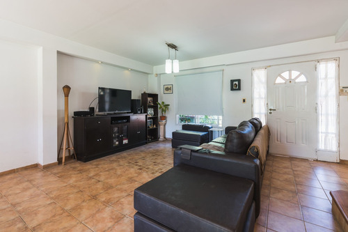 Imagen 5 de 30 de Venta Casa Fisherton Tres Dormitorios