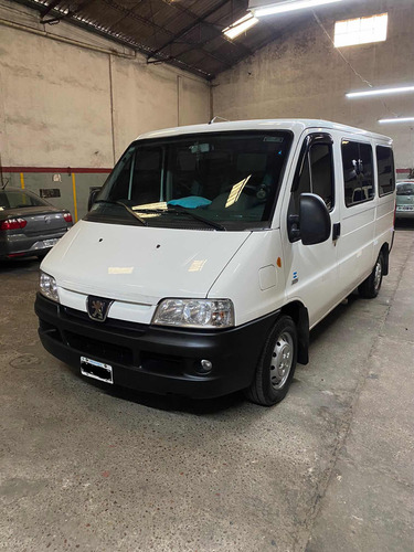 Imagen 2 de 19 de Peugeot Boxer 2008 2.8 330m Combi Hdi Conf Larga