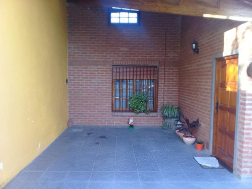 Casa De 145 M2 Cub. 3 Amb Con Cochera. Patio. Jardin. * Villa Lynch