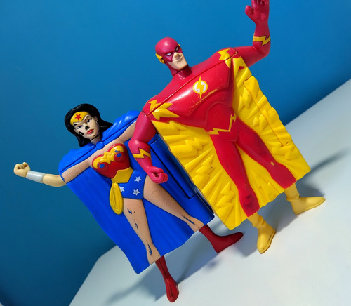 Figuras Mujer Maravilla Y Flash Portacartas Juguete 2007 (Usado)