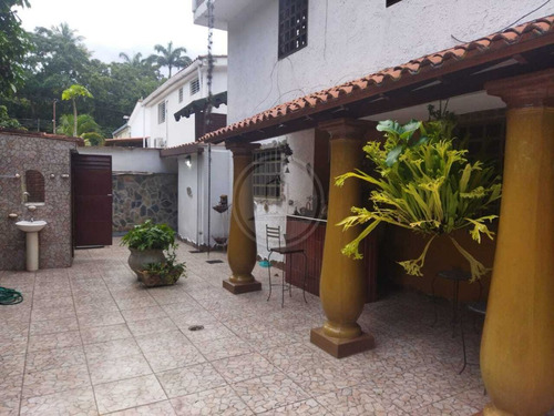 Bello Townhouse En Venta Amoblado Urb. El Castaño Sector El Samán. 002jsc
