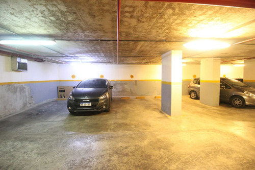 Imagen 7 de 13 de Cochera Edificio De Categoría Seguridad 24 Horas