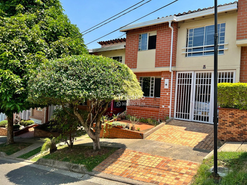 Casa En Venta En Envigado, Ceca A Mayorca, En Unidad Cerrada