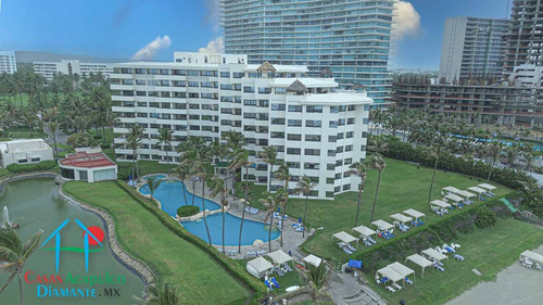 Cad Torre Uno 802. Terraza Doble Con Vista A Las Albercas Y Al Mar