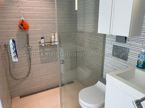 Espectacular Y Lujoso Apartamento Amoblado En Venta En Las Mercedes. Ch.