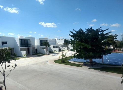 Casa De 1 Planta En Venta,privada Albarella,cholul,modelo A