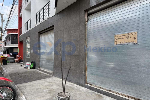 Renta Local Nuevo En Lomas De Chamizal 28 Mts, $15,000.00