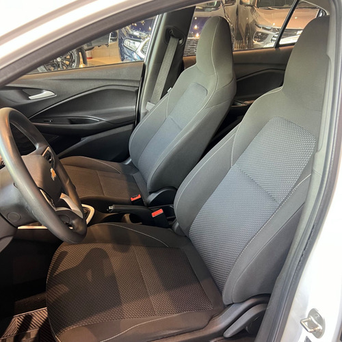 Chevrolet Onix SEDAN Plus LT 1.0 12V Flex 4p Mec.
