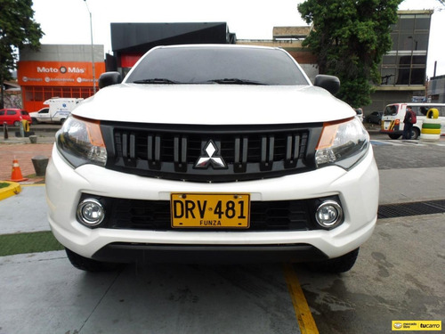 Imagen 2 de 19 de Mitsubishi L200 Sportero