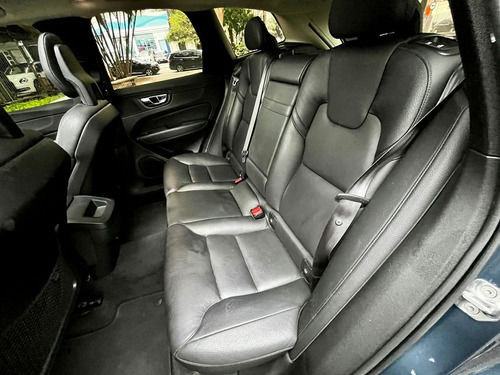 Volvo XC60 2.0 T5 MOMENTUM AWD