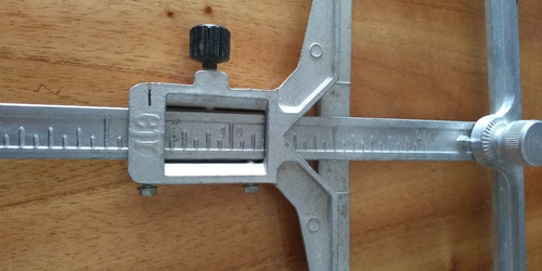 Escuadra Combinada Para Marcado Y Corte De Ceramica