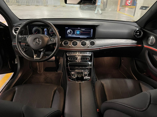 Imagen 8 de 13 de Mercedes Benz E400 Sport