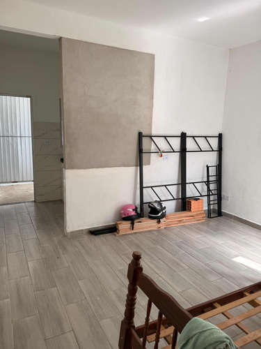 Casa Com 2 Quartos,1 Banheiro