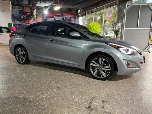 Imagen 10 de 15 de Hyundai Elantra 2015 1.8 Limited Tech At