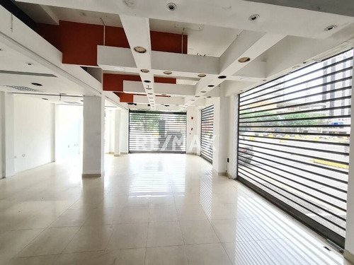 Imagen 2 de 14 de Edificio Comercial En Venta Avenida Bolivar