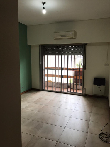 Imagen 7 de 11 de Duplex 4 Amb. Con Entrada De Auto / Venta / Ramos Mejia