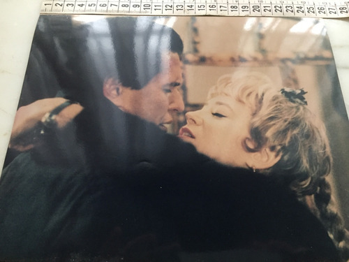 Foto N°1 -amor Perseguido -tom Berenger Anne Archer 1990