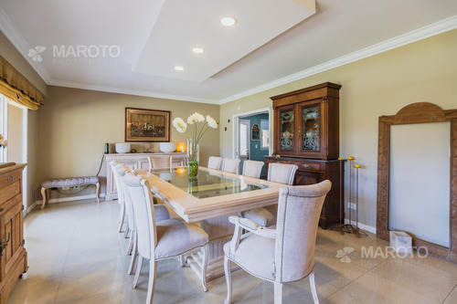 Imagen 12 de 30 de Casa En Venta En Barrio San Lucas Con Cuatro Dormitorios - Maroto Propiedades