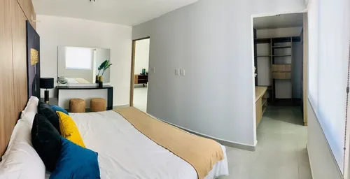 Estrena Casa Entre El Refugio Y Zibata, 3 Recámaras, 3.5 Baños, 2 Autos, Alberca