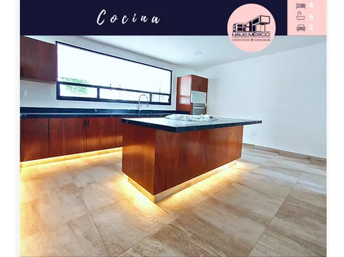 Casa En Venta En Lomas De Angelópolis