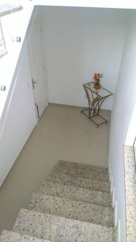 Imagem 10 de 13 de Linda Casa - 04 Dormitórios C/ Suíte E Piscina - Barreiros - 2387