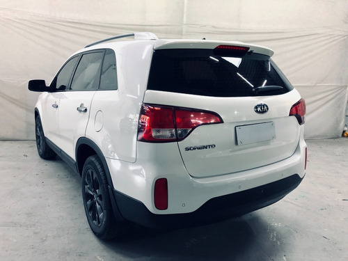 Imagem 21 de 25 de Kia Sorento 2.4 Ex 5l 4x2 Aut. 5p
