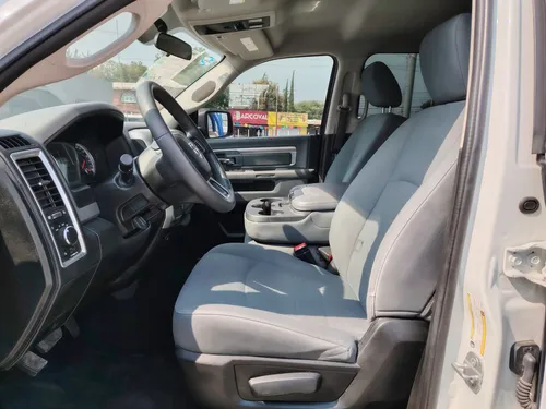 RAM 1500 3.6 V6 Crew Cab SLT At