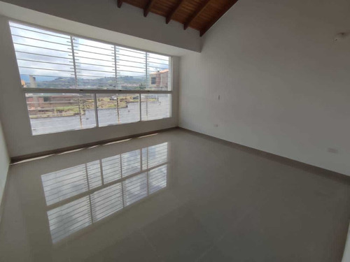 Imagen 4 de 15 de As En Venta Casa Casi Terminada En Solar De La Castellana As