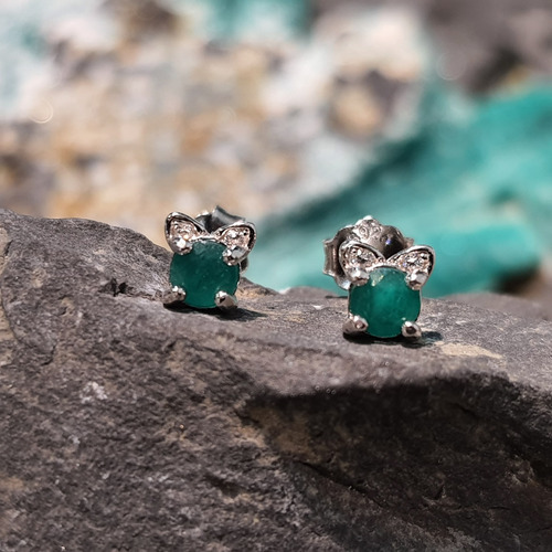 Aretes De Plata Con Esmeralda Con Rodio En Forma De Gato