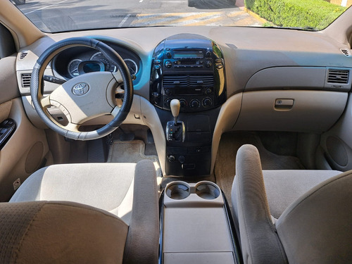 Toyota Sienna Le Aa Ee At