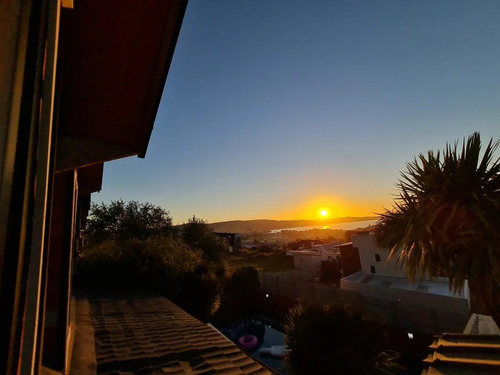 Casa En Ancud 400m2 Con Piscina Con Vista A La Ciudad
