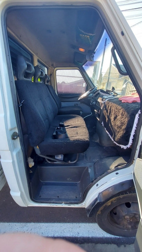 Imagem 23 de 25 de Iveco 3515 Baú De 4.50 Carga Seca
