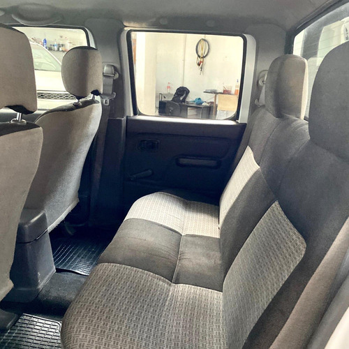 Nissan Frontier Doble Cabina