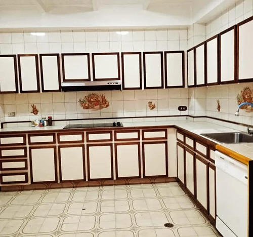 Casa Comercial En Alquiler, Los Palos Grandes, Municipio Chacao, Caracas, Venezuela.