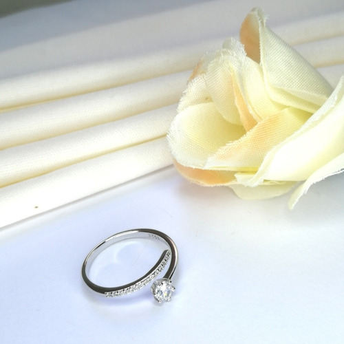 Anillo Ajustable Estilo Simple Zirconia Plata 925