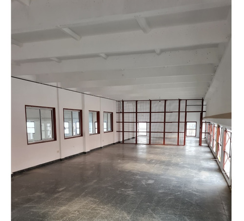 Imagen 19 de 20 de Deposito De 2200 M2