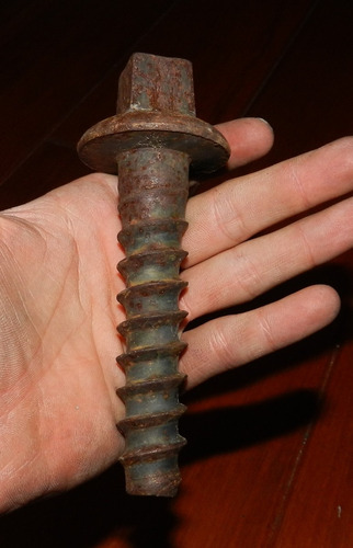 Imagen 2 de 4 de Tornillo Original Del Ferrocarril Sur