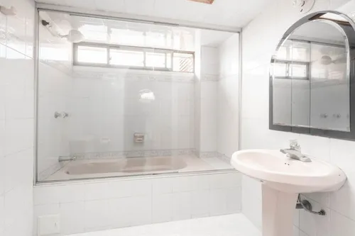 Casa En Venta En Alhambra. Cod V14653