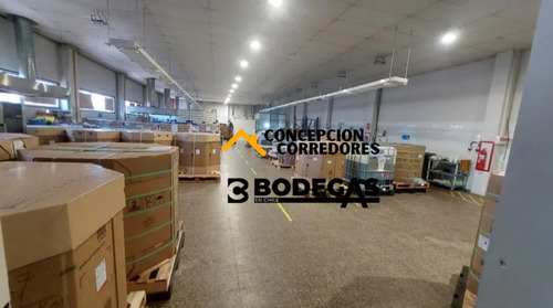 Arriendo Bodega De 984m2 C/oficina En Indepndencia