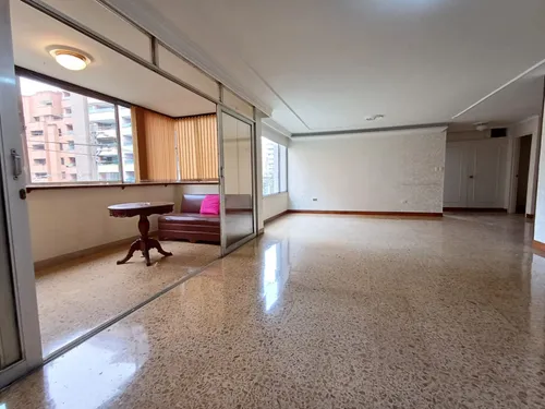 Apartamento En Venta En Laureles. Cod V12638